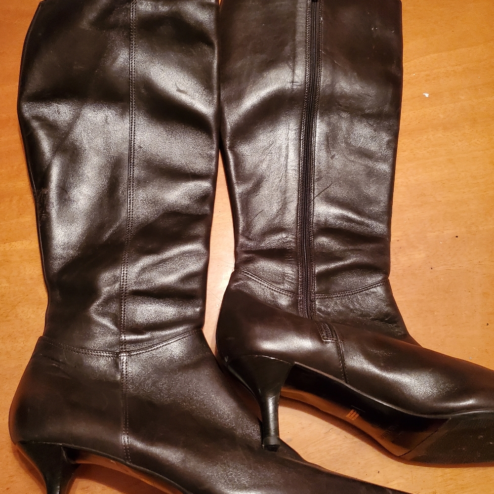 AN  TAYLOR brown leather boots -worn once SIZE 7